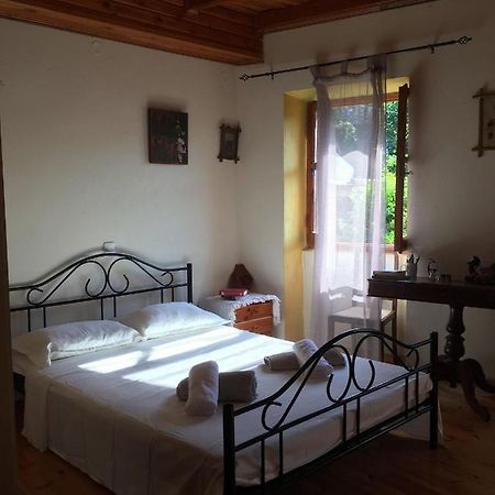 Country Traditional House In Corfu Village, Greece Sinarádes Eksteriør billede